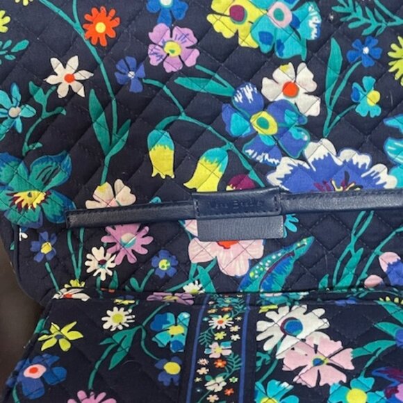 Vera Bradley shoulder bag with matching wallet - Picture 4 of 9